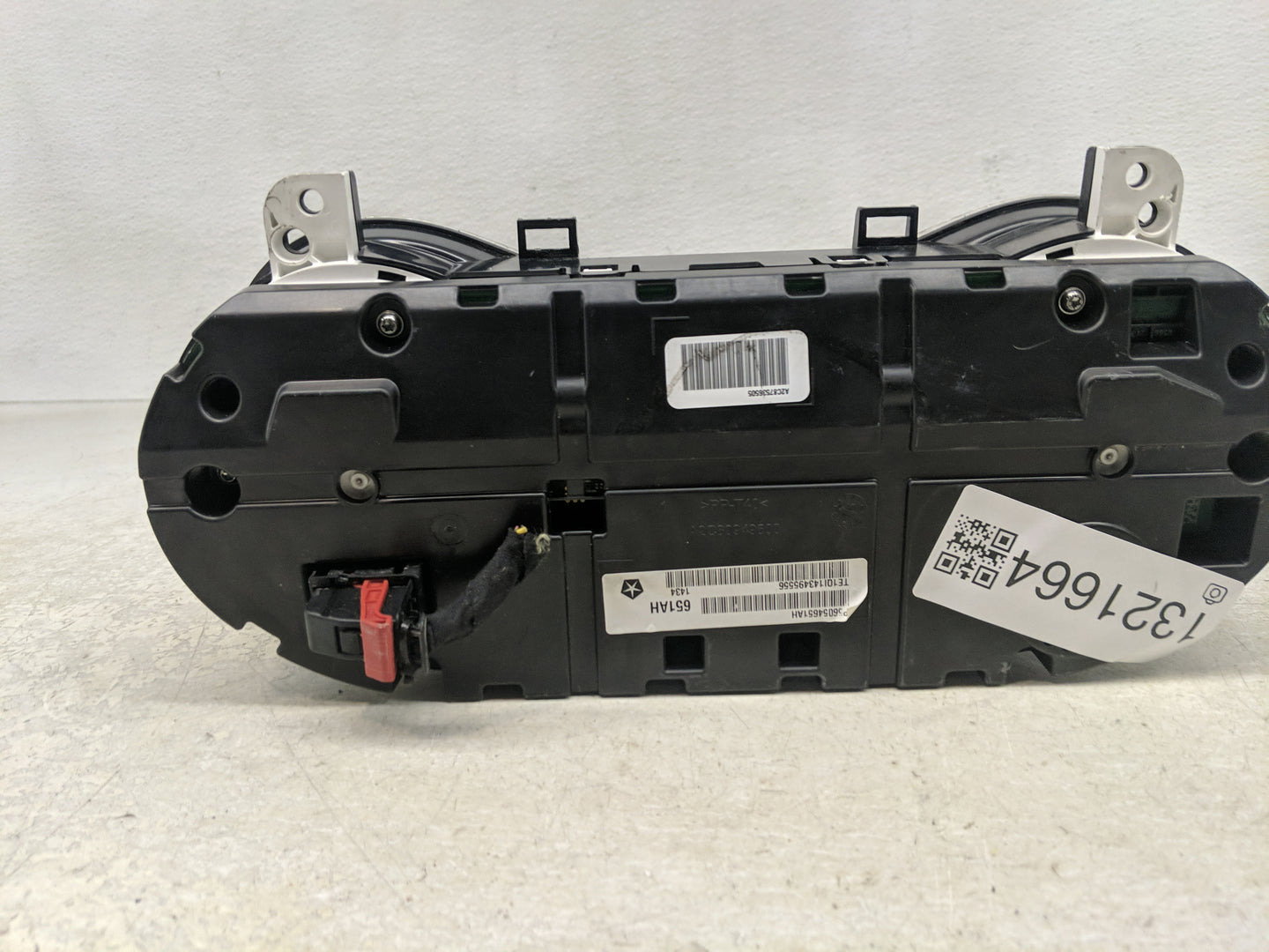 2014 Jeep Cherokee Instrument Cluster Speedometer Gauges Fits OEM Used Auto Parts - Oemusedautoparts1.com