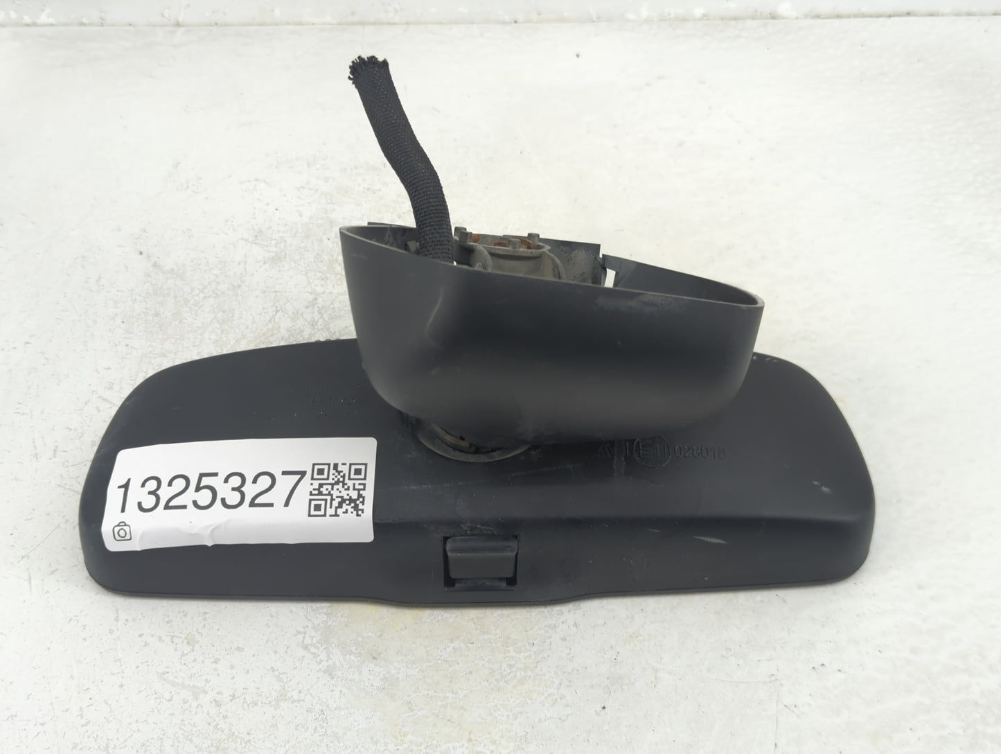 2014-2017 Jeep Cherokee Interior Rear View Mirror Replacement OEM Fits Fits 2014 2015 2016 2017 OEM Used Auto Parts - Oemuse