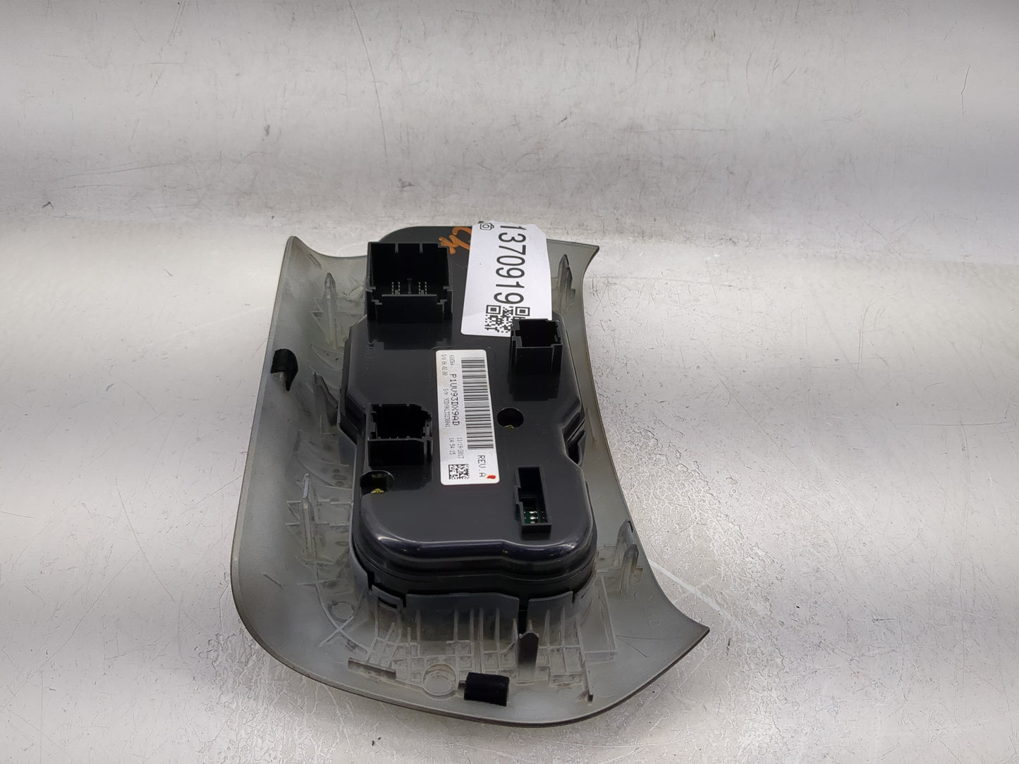2014 Jeep Cherokee Climate Control Module Temperature AC/Heater Replacement P/N:P1UV93DX9AD Fits OEM Used Auto Parts - Oemus