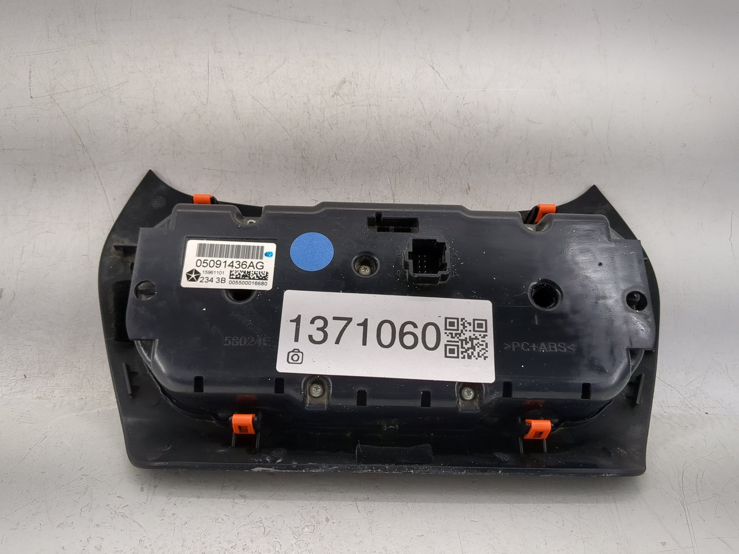 2014 Jeep Cherokee Climate Control Module Temperature AC/Heater Replacement P/N:05091436AG Fits OEM Used Auto Parts - Oemuse