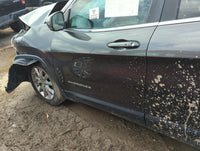 2014-2018 Jeep Cherokee Driver Front Door Oem 1402235 - Oemusedautoparts1.com