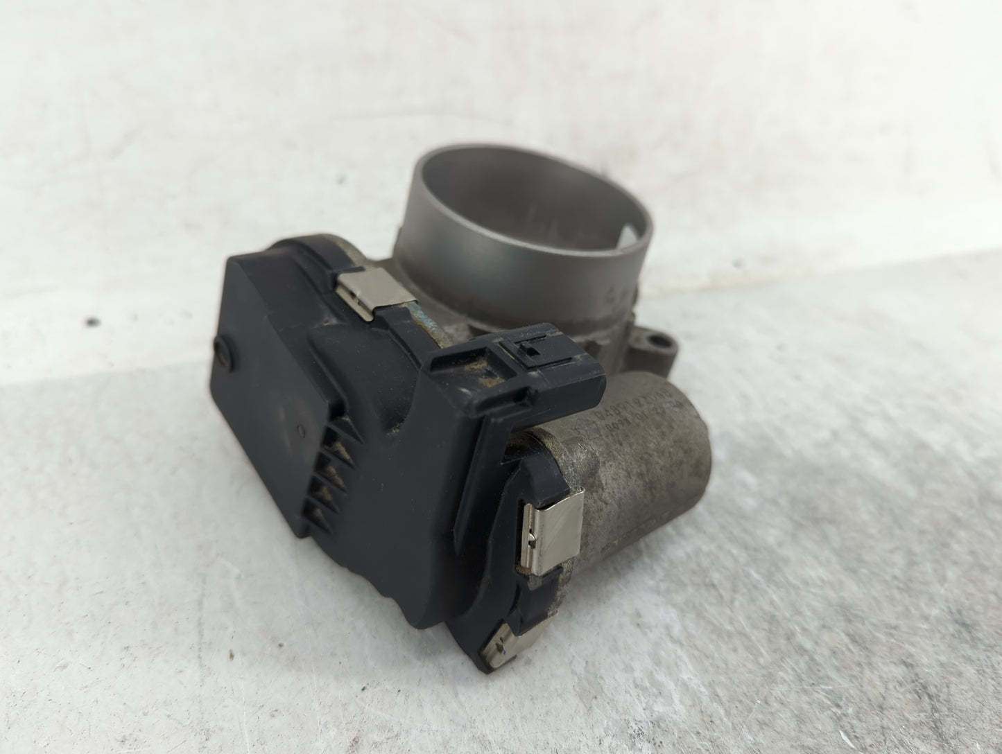 2014-2019 Jeep Cherokee Throttle Body P/N:04891970AB Fits Fits 2014 2015 2016 2017 2018 2019 2020 2021 2022 OEM Used Auto Pa