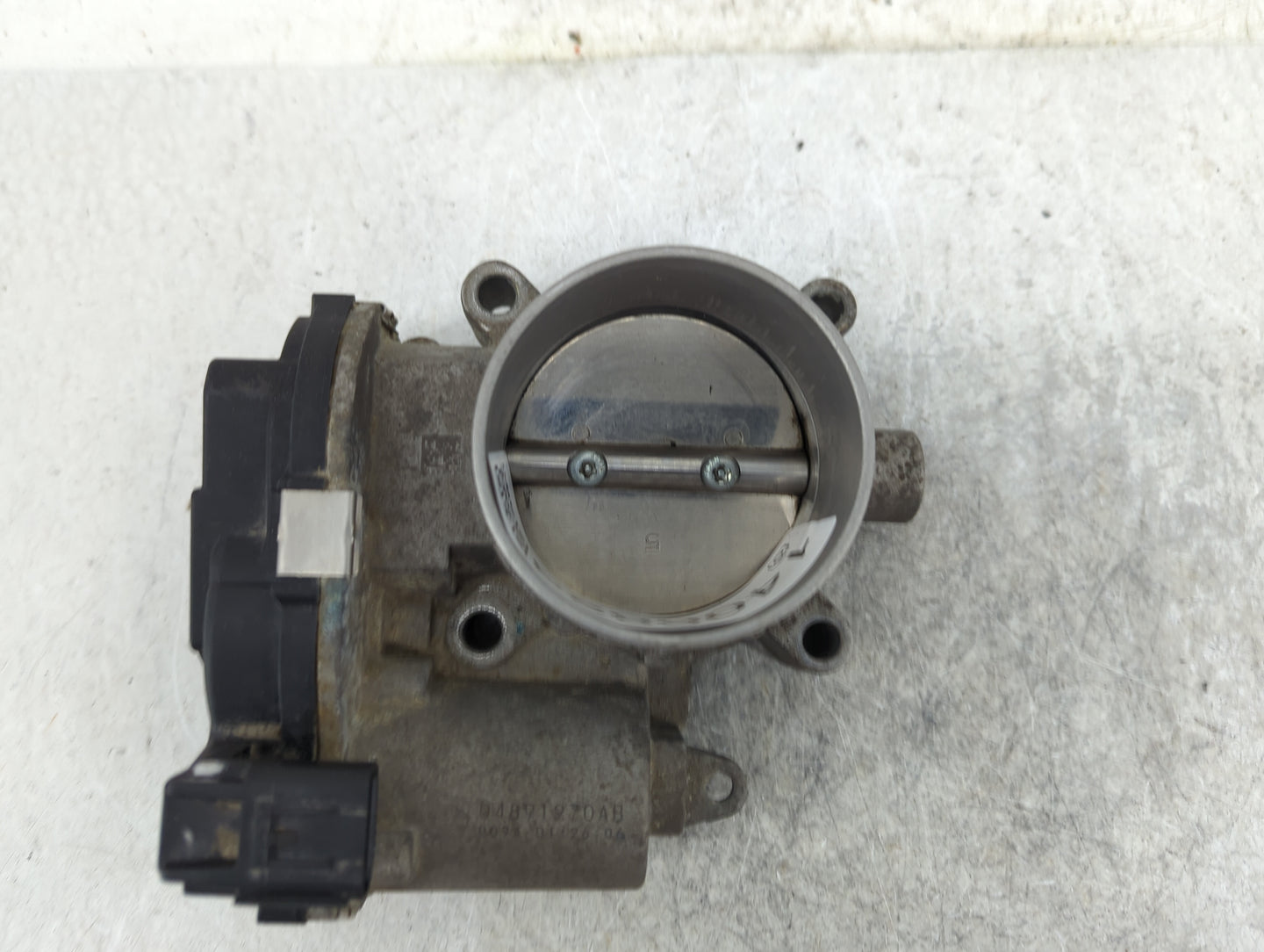 2014-2019 Jeep Cherokee Throttle Body P/N:04891970AB Fits Fits 2014 2015 2016 2017 2018 2019 2020 2021 2022 OEM Used Auto Pa