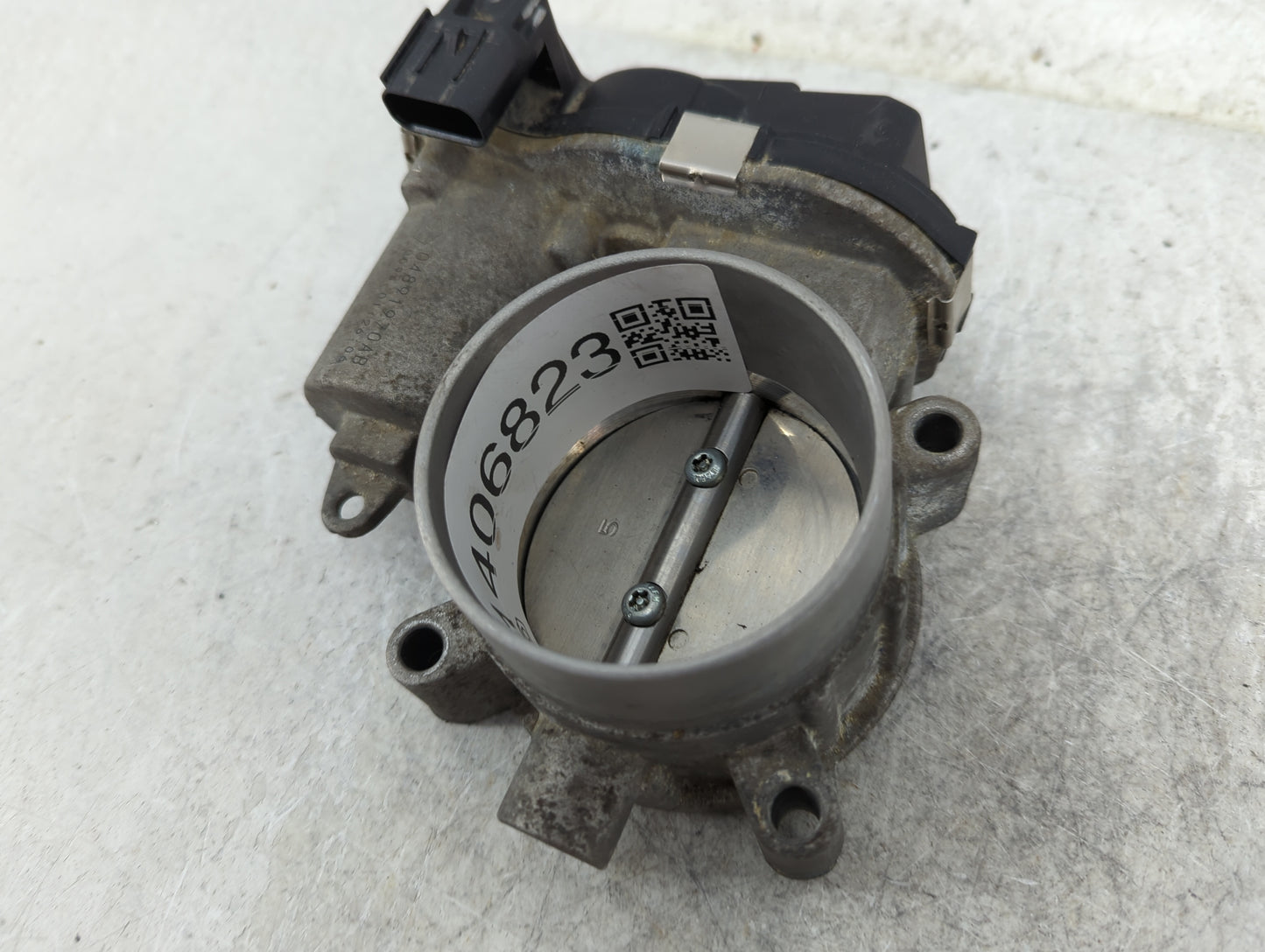 2014-2019 Jeep Cherokee Throttle Body P/N:04891970AB Fits Fits 2014 2015 2016 2017 2018 2019 2020 2021 2022 OEM Used Auto Pa