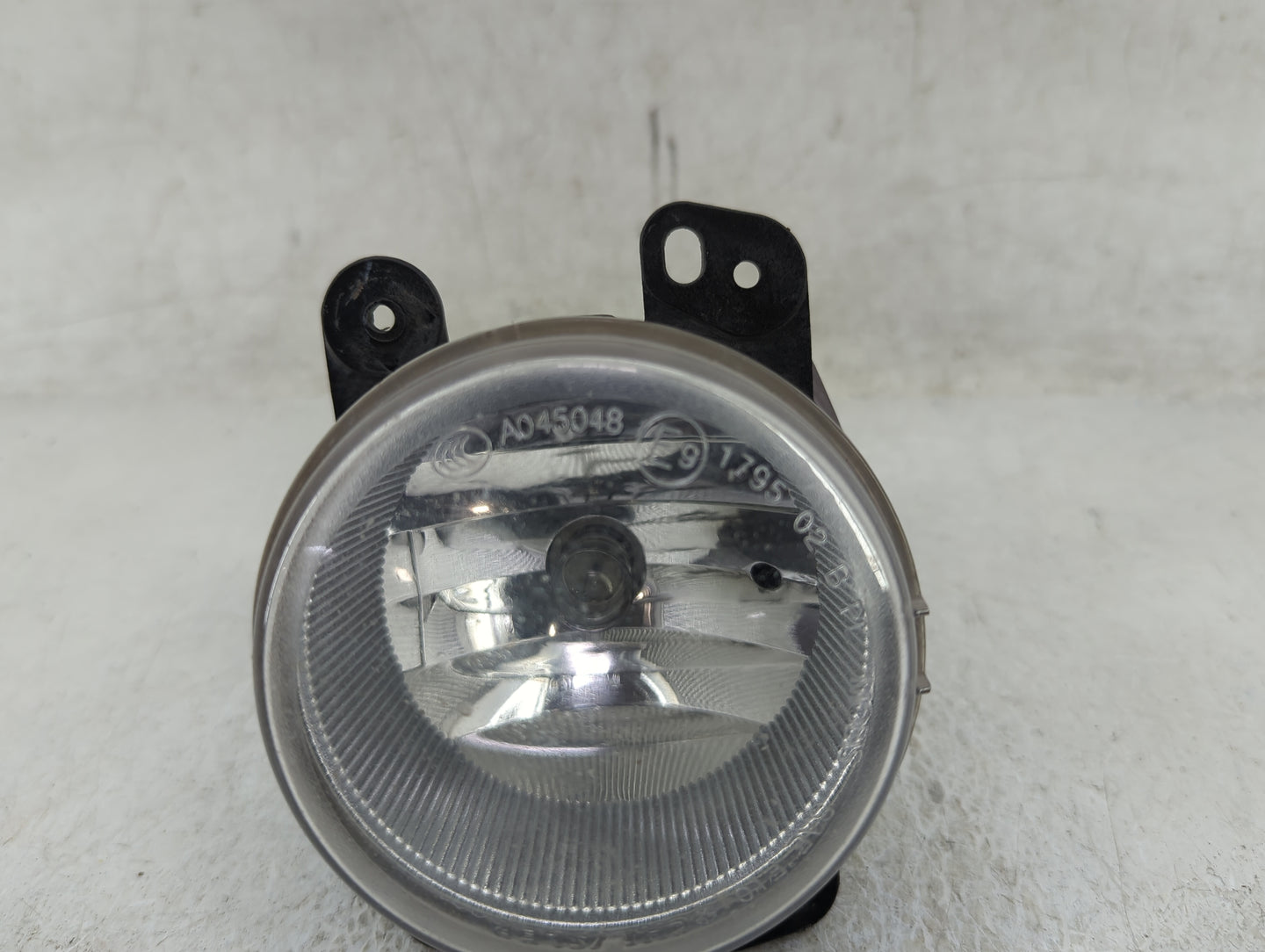 2014-2018 Jeep Cherokee Passenger Right Oem Front Light Lamp - Oemusedautoparts1.com