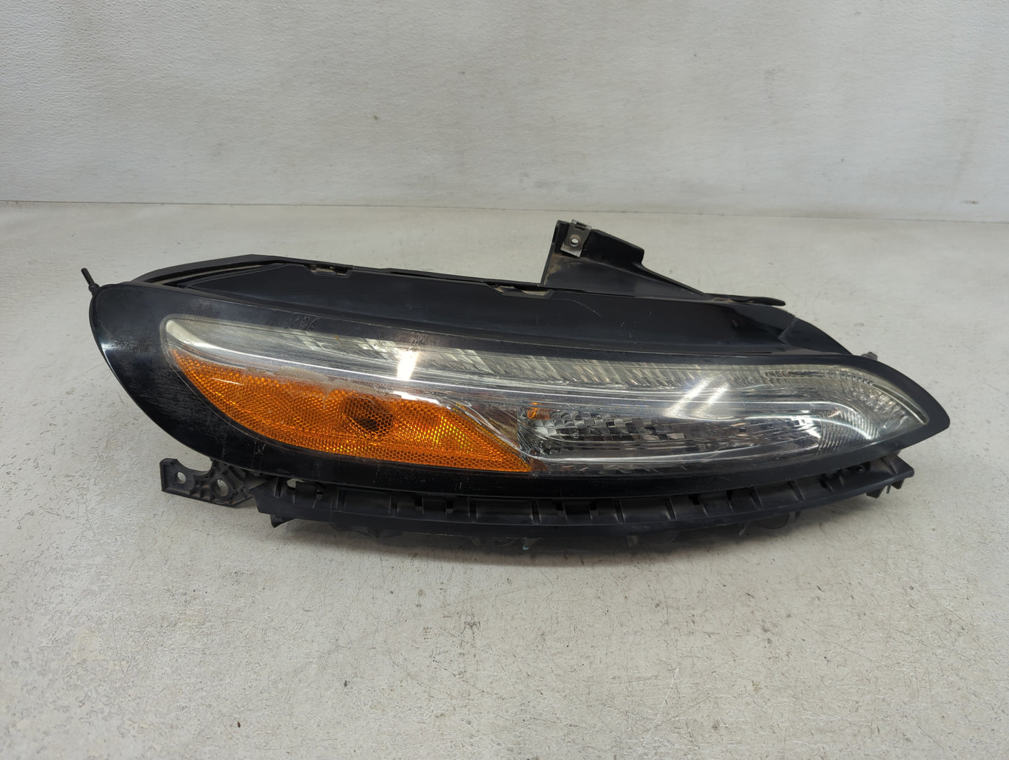 2014-2018 Jeep Cherokee Passenger Right Oem Head Light Headlight Lamp - Oemusedautoparts1.com