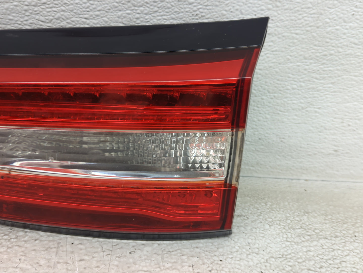 2014-2018 Jeep Cherokee Tail Light Assembly Passenger Right OEM Fits Fits 2014 2015 2016 2017 2018 OEM Used Auto Parts - Oem