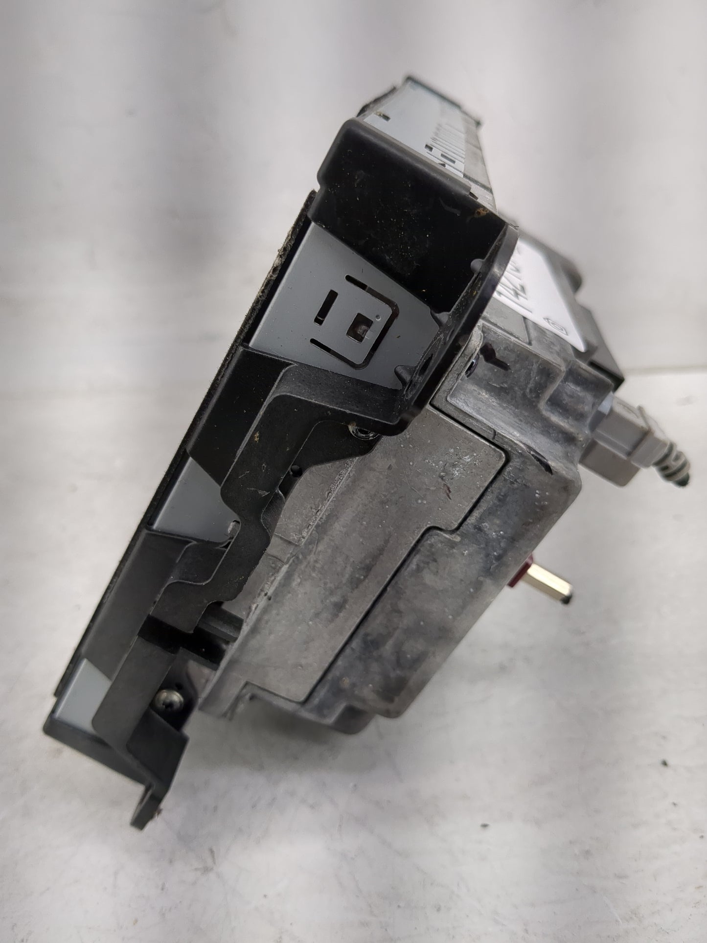 2014 Jeep Cherokee Radio AM FM Cd Player Receiver Replacement P/N:68238619AE Fits OEM Used Auto Parts - Oemusedautoparts1.co