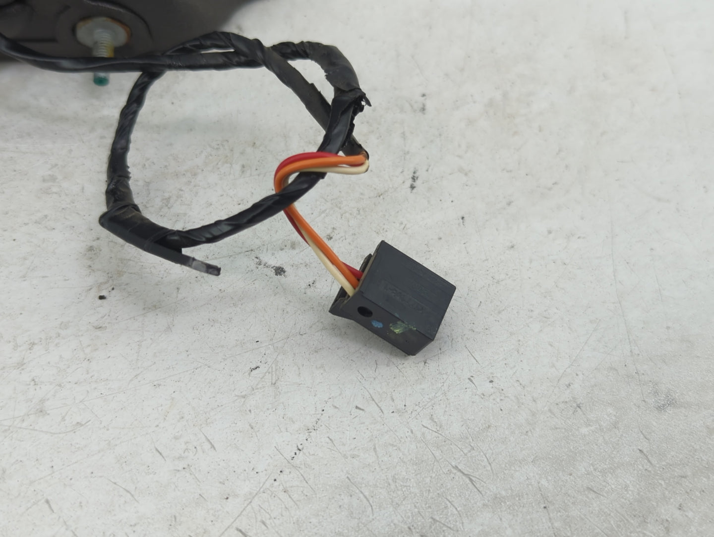 2014-2021 Jeep Cherokee Driver Side View Mirror - Left Door Mirror OEM Used - Oemusedautoparts1.com