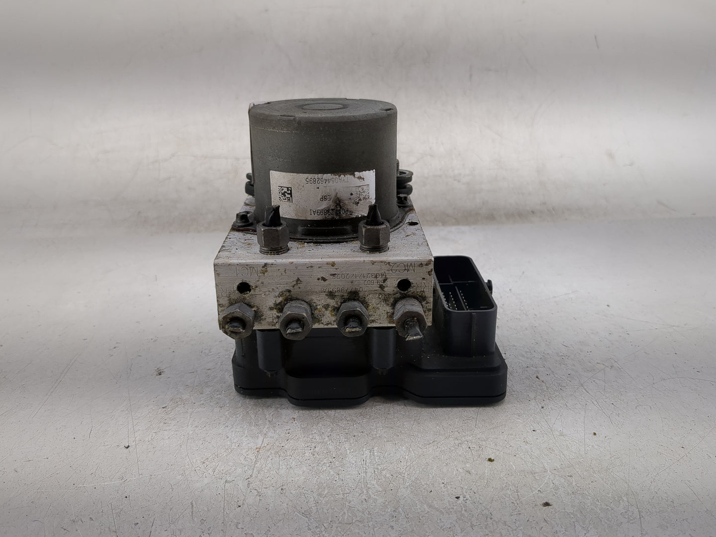 2014 Jeep Cherokee ABS Pump Control Module Replacement P/N:04779899AI 269602, 140321/1/2028 Fits OEM Used Auto Parts - Oemus