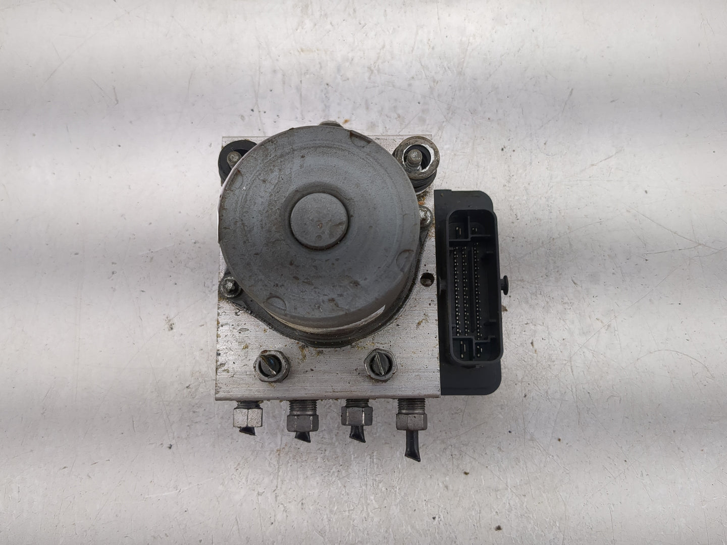2014 Jeep Cherokee ABS Pump Control Module Replacement P/N:04779899AI 269602, 140321/1/2028 Fits OEM Used Auto Parts - Oemus