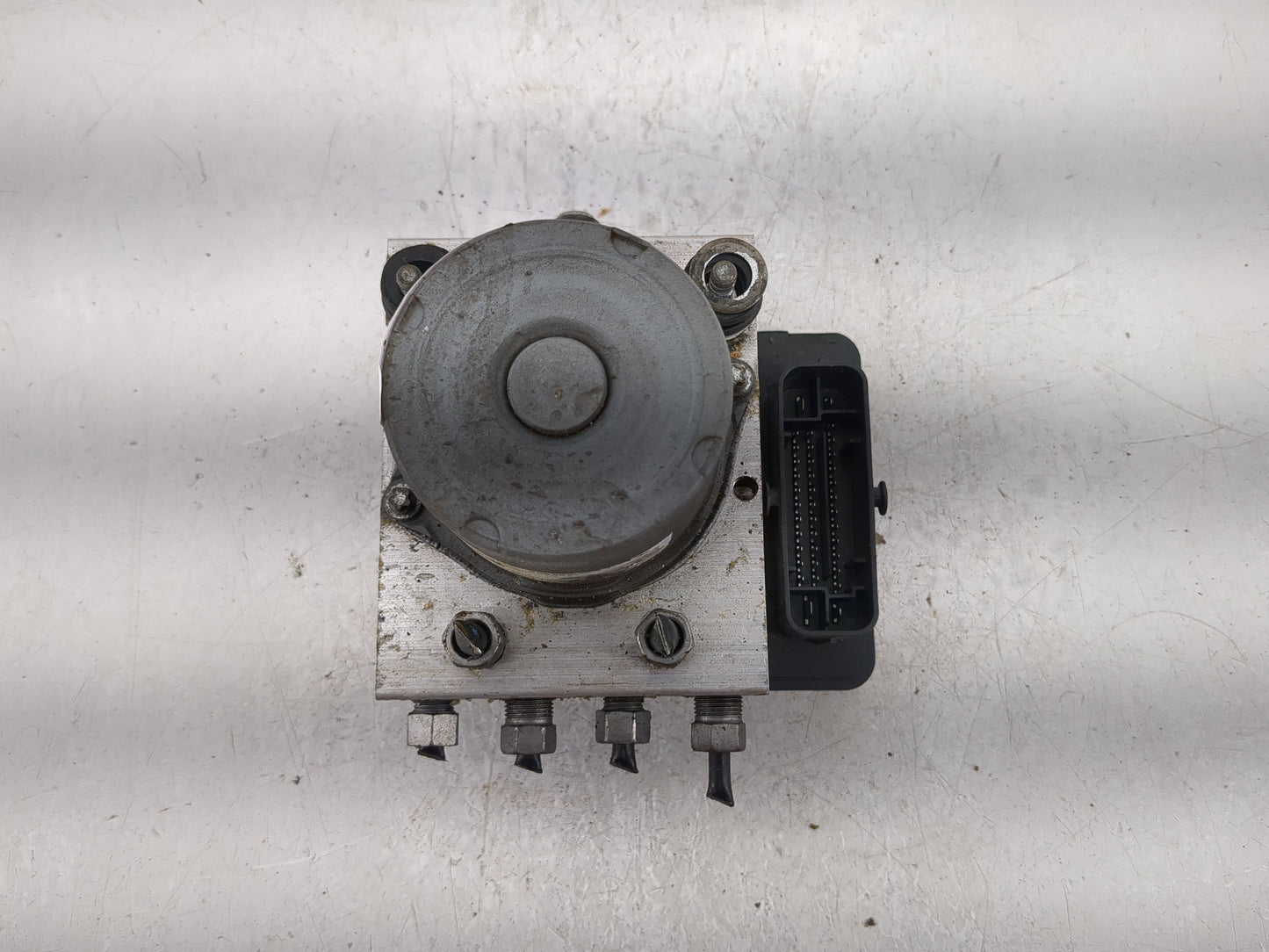2014 Jeep Cherokee ABS Pump Control Module Replacement P/N:04779899AI 269602, 140321/1/2028 Fits OEM Used Auto Parts - Oemus