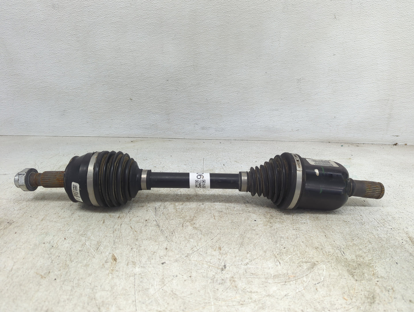 2014-2018 Jeep Cherokee Axle Shaft Front Driver Cv C/v - Oemusedautoparts1.com