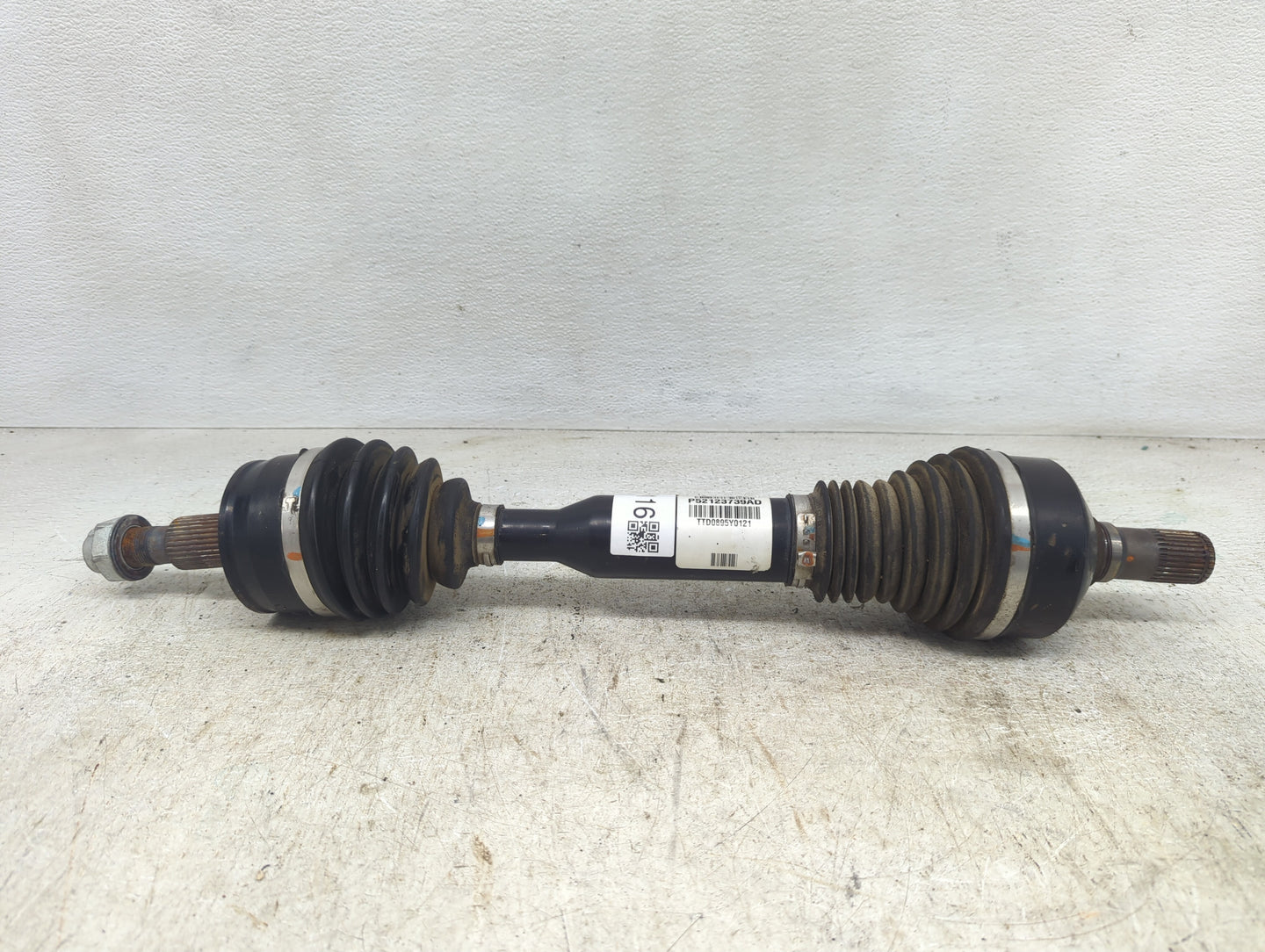 2014-2018 Jeep Cherokee Axle Shaft Front Driver Cv C/v - Oemusedautoparts1.com