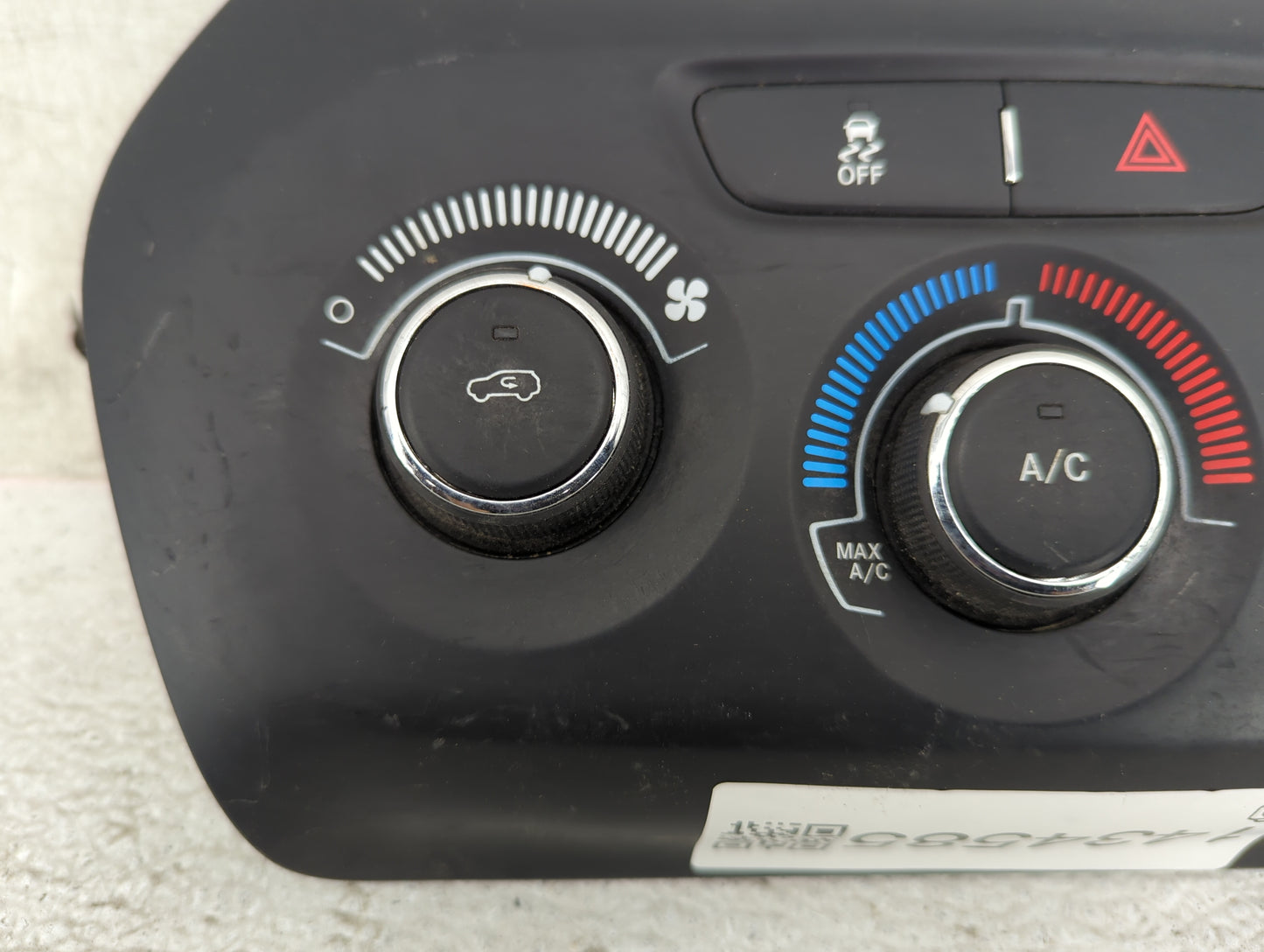 2014 Jeep Cherokee Climate Control Module Temperature AC/Heater Replacement P/N:P1UV93DX9AD Fits OEM Used Auto Parts - Oemus