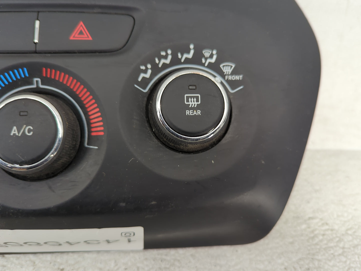 2014 Jeep Cherokee Climate Control Module Temperature AC/Heater Replacement P/N:P1UV93DX9AD Fits OEM Used Auto Parts - Oemus