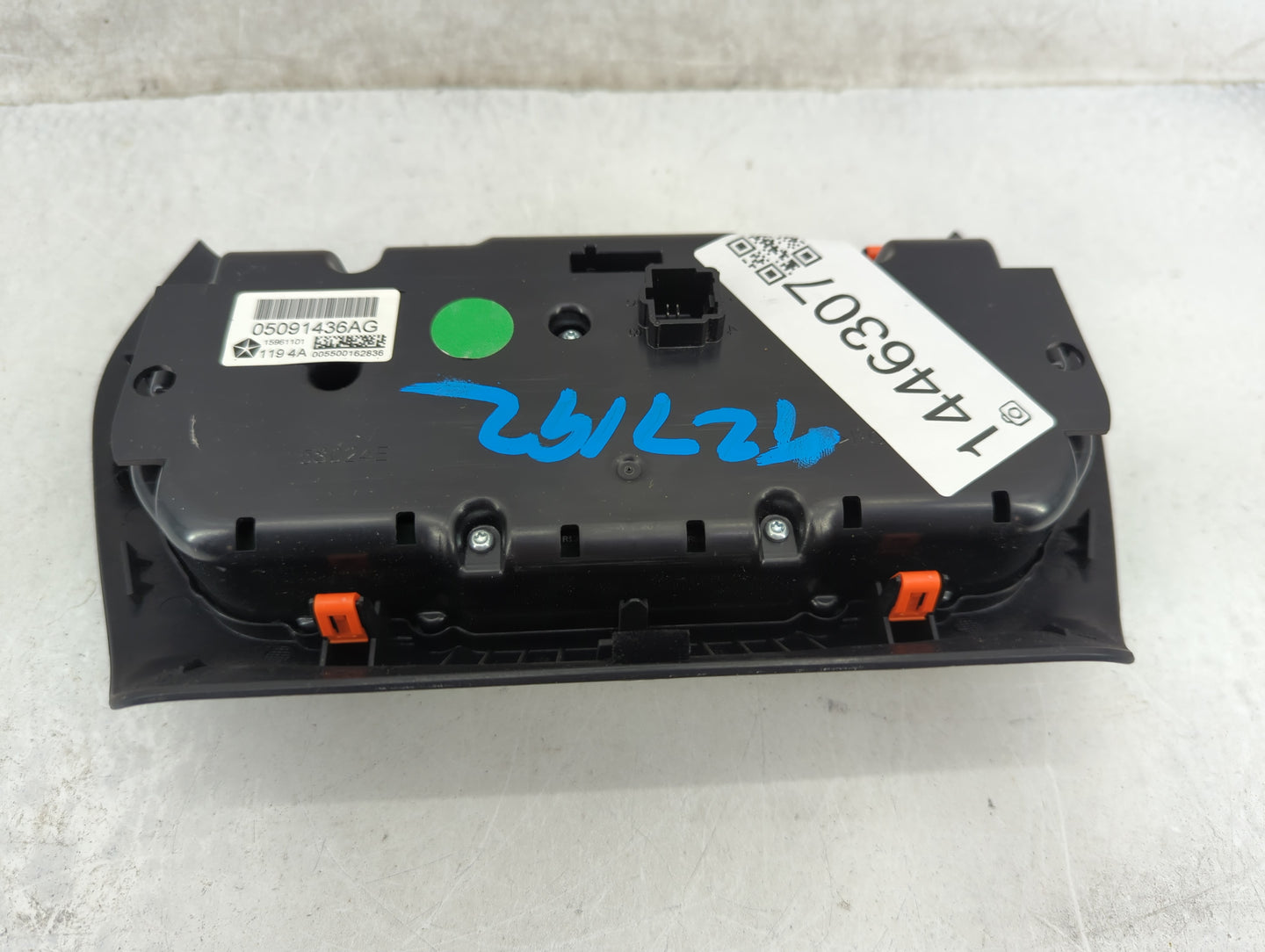 2014 Jeep Cherokee Climate Control Module Temperature AC/Heater Replacement P/N:05091436AG Fits OEM Used Auto Parts - Oemuse