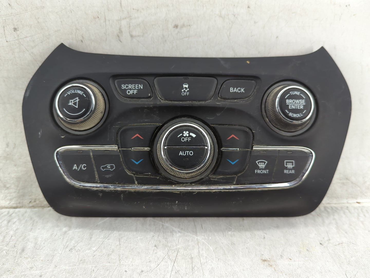 2014 Jeep Cherokee Climate Control Module Temperature AC/Heater Replacement P/N:05091436AG Fits OEM Used Auto Parts - Oemuse
