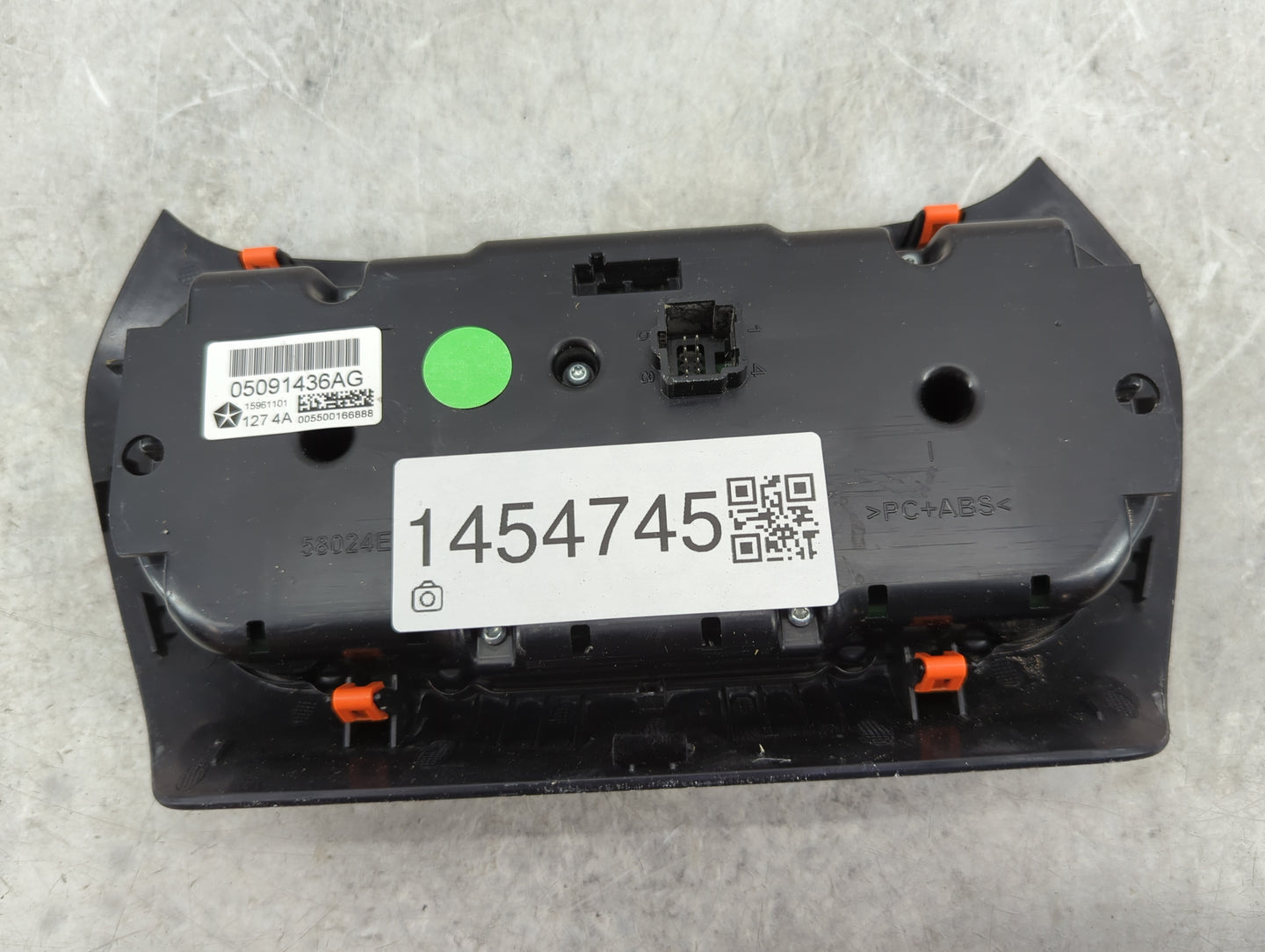 2014 Jeep Cherokee Climate Control Module Temperature AC/Heater Replacement P/N:05091436AG Fits OEM Used Auto Parts - Oemuse