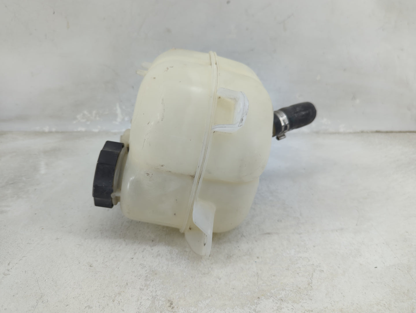 2014-2018 Jeep Cherokee Radiator Coolant Overflow Expansion Tank Bottle 1459189 - Oemusedautoparts1.com