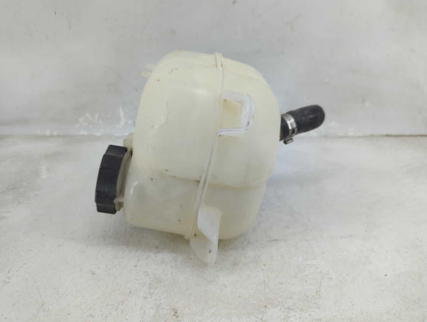 2014-2018 Jeep Cherokee Radiator Coolant Overflow Expansion Tank Bottle 1459189 - Oemusedautoparts1.com