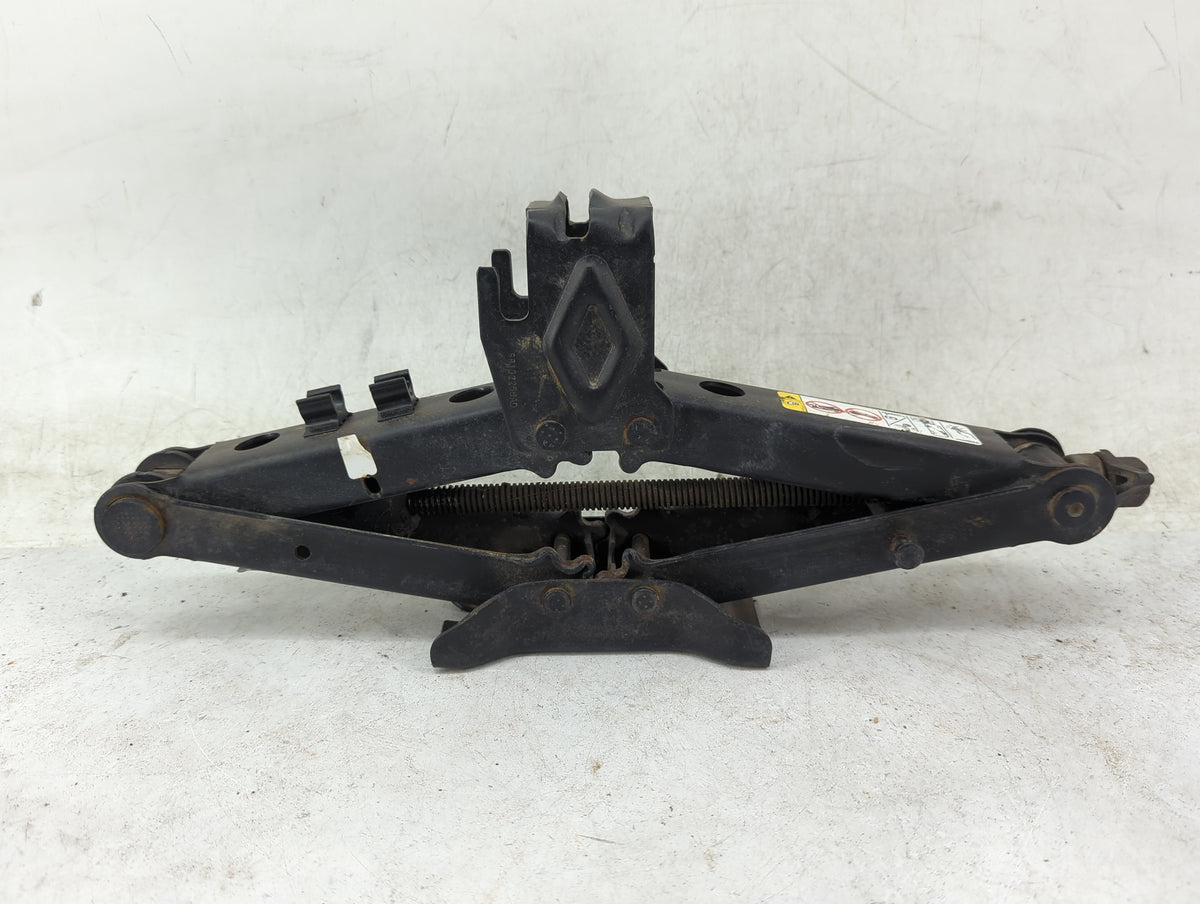 2014 Jeep Cherokee Spare Scissor Car Jack 1460165 - Oemusedautoparts1.com