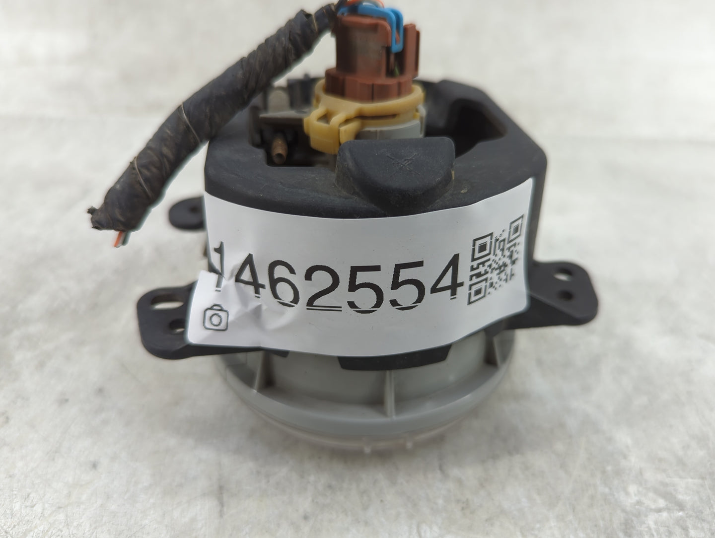2014-2018 Jeep Cherokee Passenger Right Oem Fog Light Lamp Black - Oemusedautoparts1.com