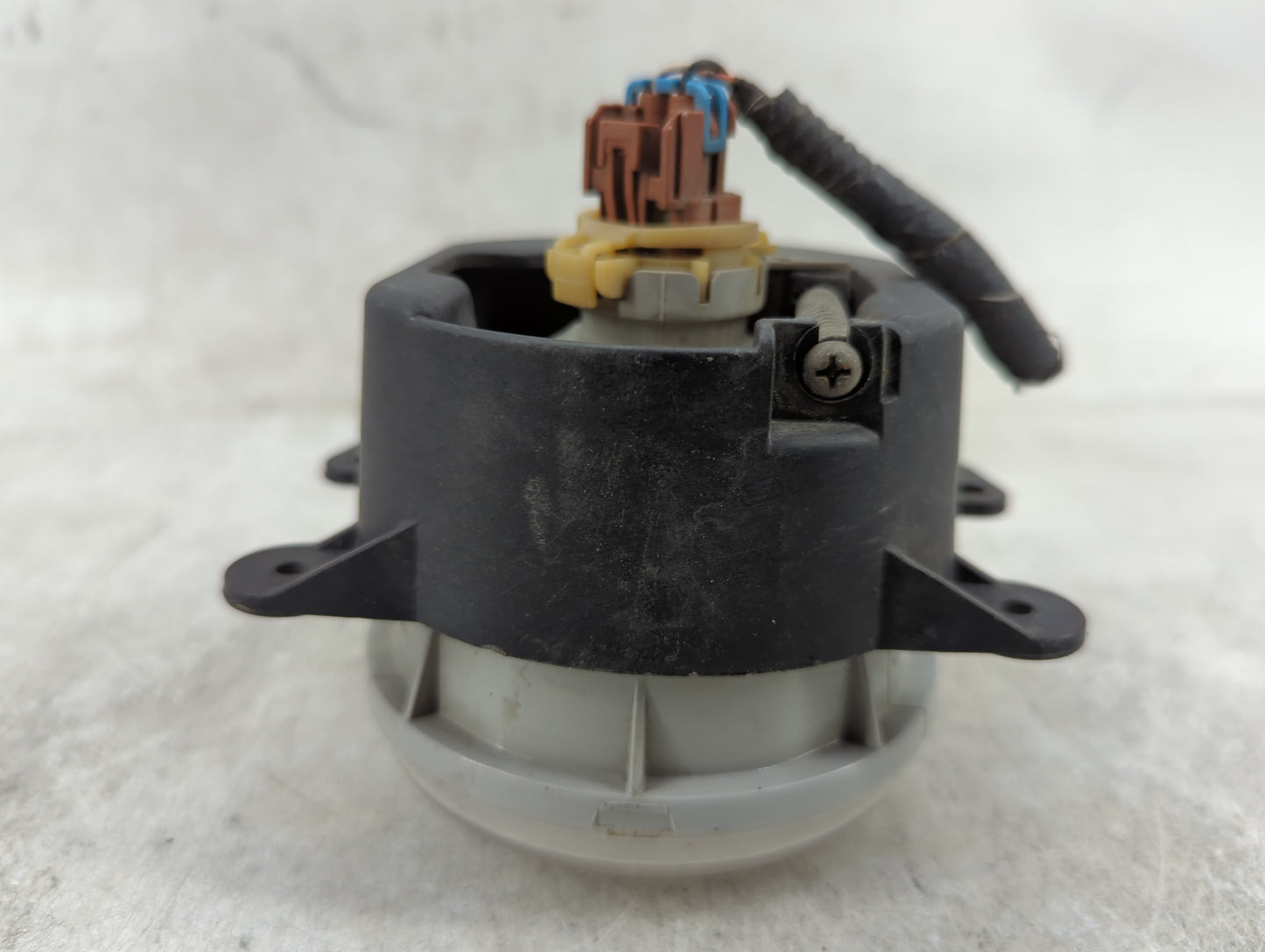 2014-2018 Jeep Cherokee Passenger Right Oem Fog Light Lamp Black - Oemusedautoparts1.com