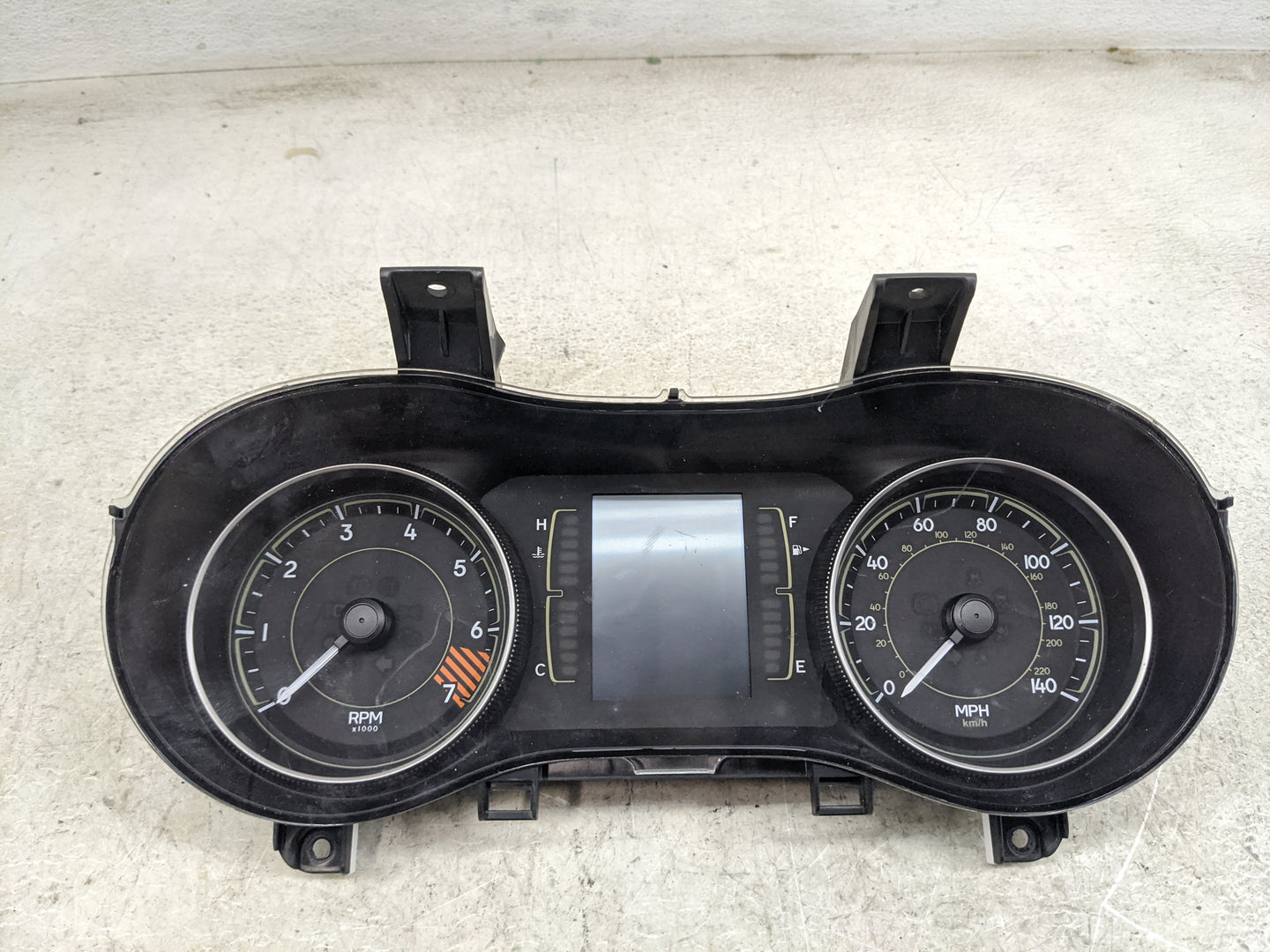 2014 Jeep Cherokee Instrument Cluster Speedometer Gauges P/N:P56054691AG TD2C12403134311 Miles:71K Fits OEM Used Auto Parts 