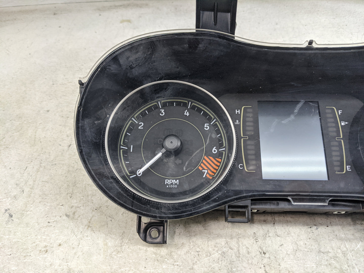 2014 Jeep Cherokee Instrument Cluster Speedometer Gauges P/N:P56054691AG TD2C12403134311 Miles:71K Fits OEM Used Auto Parts 
