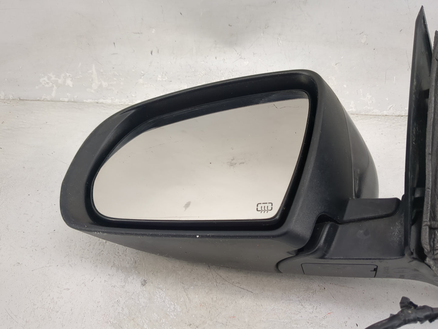 2014-2021 Jeep Cherokee Driver Side View Mirror - Left Door Mirror OEM Used - Oemusedautoparts1.com