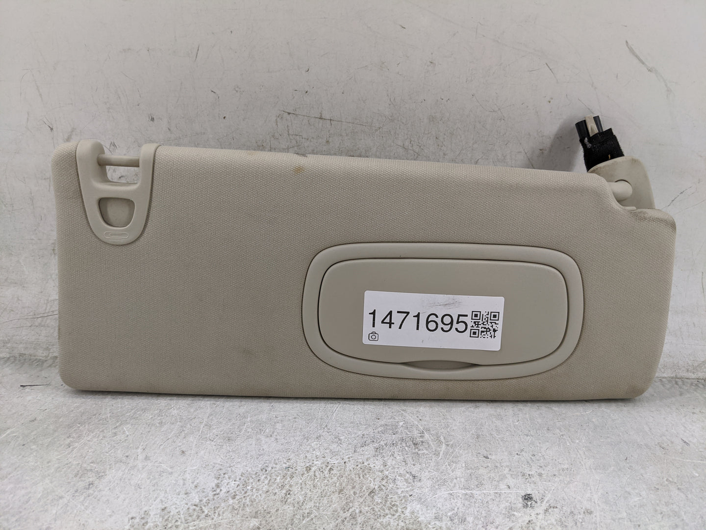 2014-2018 Jeep Cherokee Sun Visor Shade Replacement Passenger Right Mirror Fits Fits 2014 2015 2016 2017 2018 OEM Used Auto 