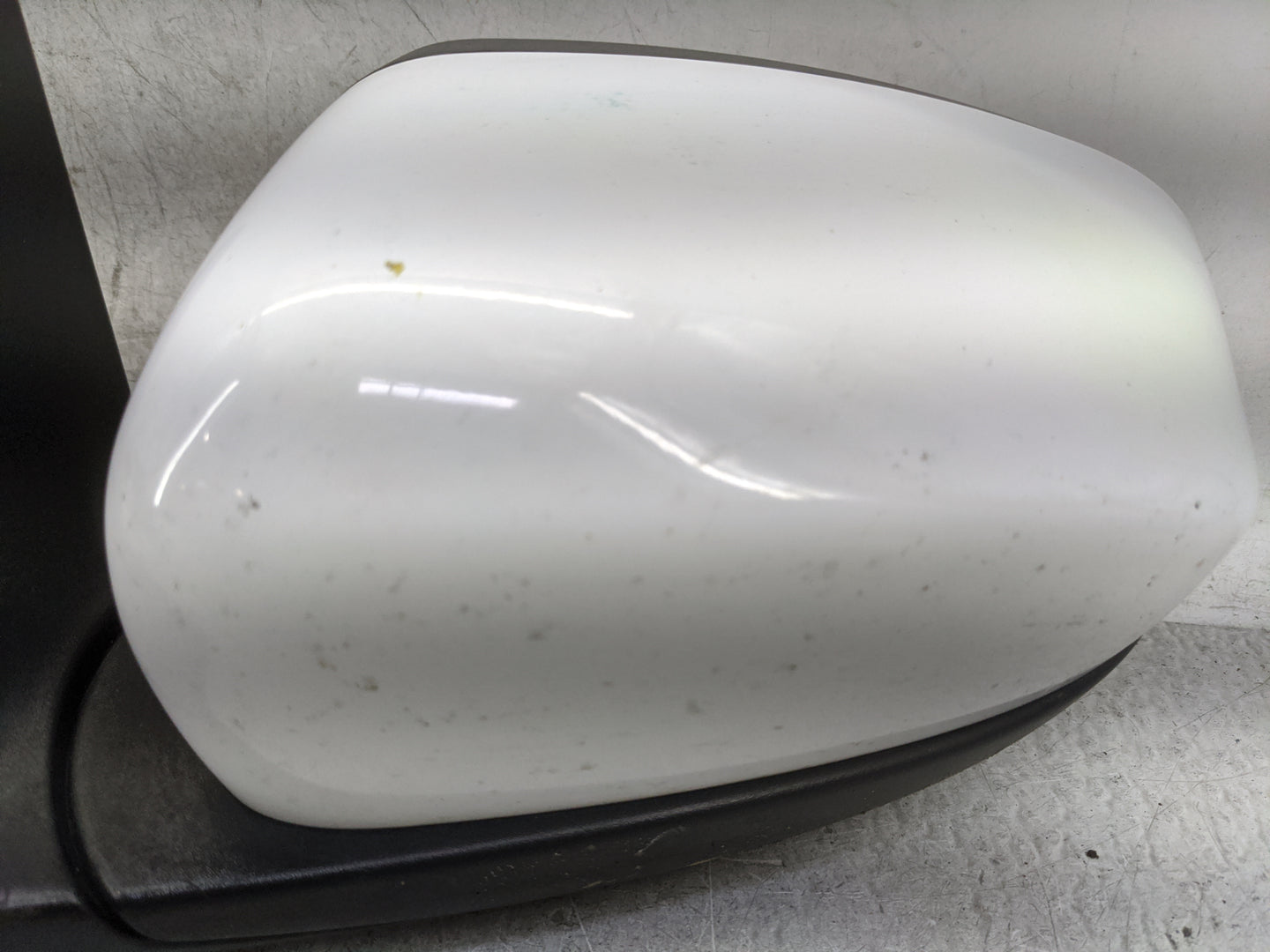 2014-2021 Jeep Cherokee Driver Side View Mirror - Left Door Mirror OEM Used - Oemusedautoparts1.com
