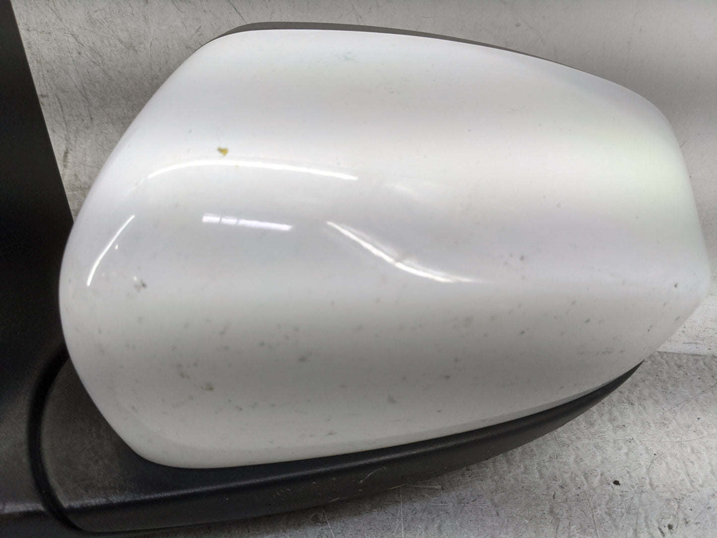 2014-2021 Jeep Cherokee Driver Side View Mirror - Left Door Mirror OEM Used - Oemusedautoparts1.com