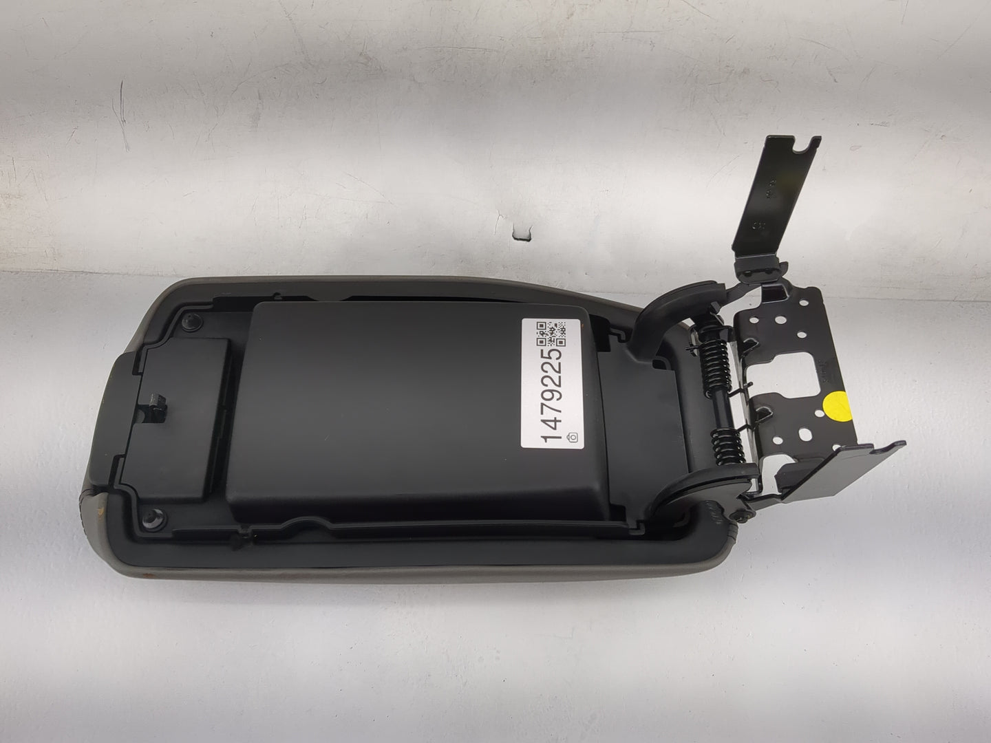 2014 Jeep Cherokee Center Console Armrest Cover Lid Fits OEM Used Auto Parts - Oemusedautoparts1.com
