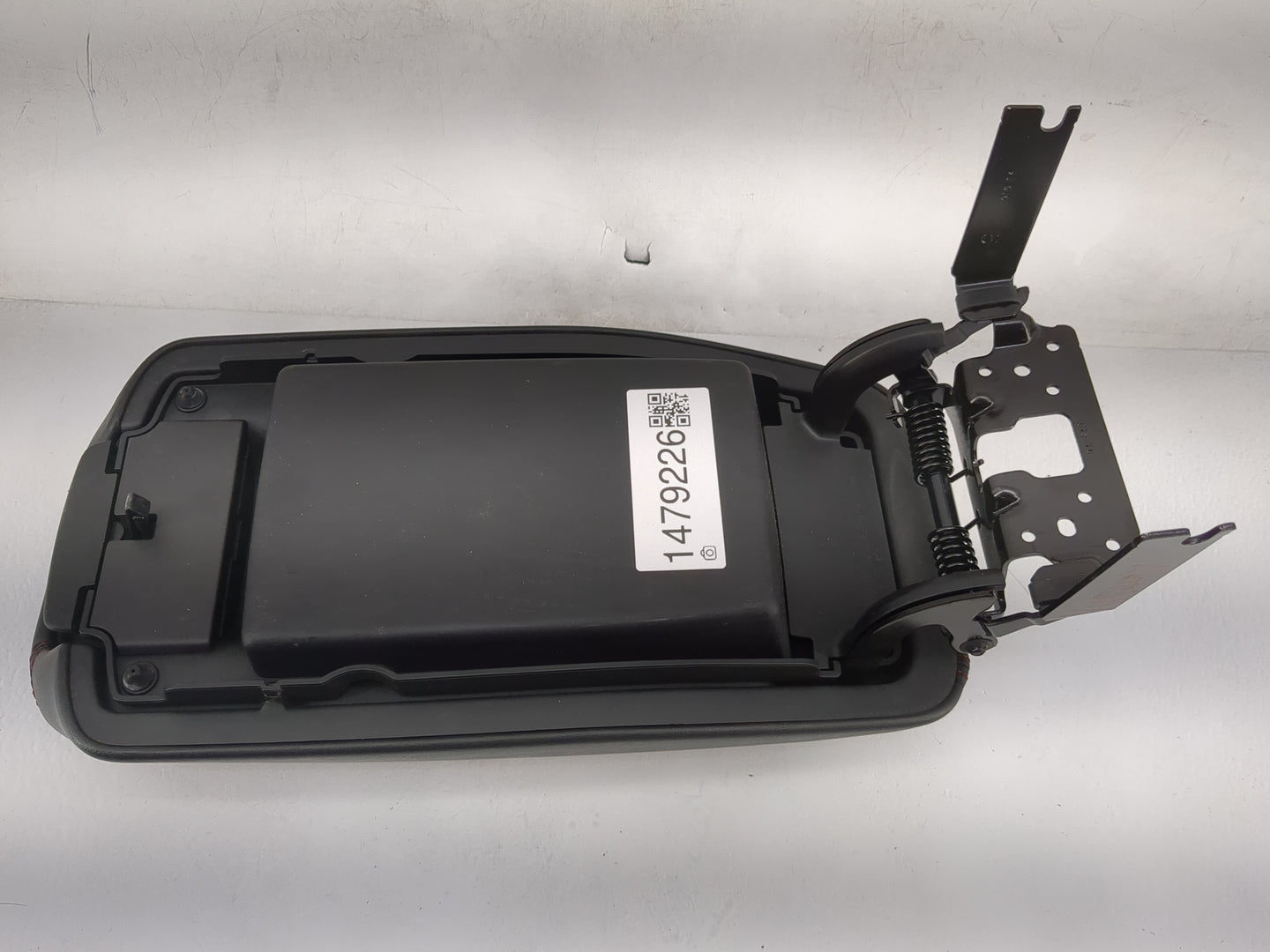 2014 Jeep Cherokee Center Console Armrest Cover Lid Fits OEM Used Auto Parts - Oemusedautoparts1.com