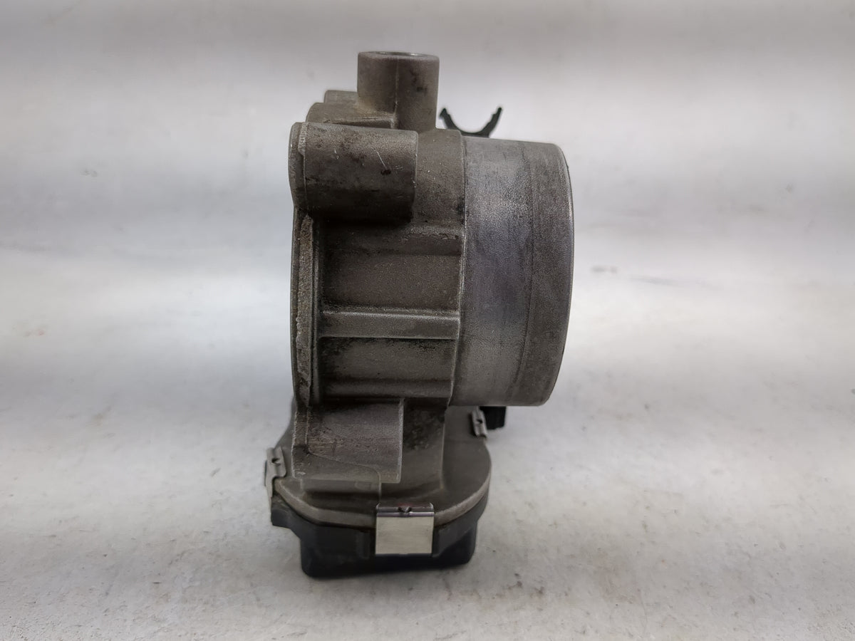 2014 Jeep Cherokee Throttle Body P/N:04891970AB Fits Fits 2013 2015 2016 OEM Used Auto Parts - Oemusedautoparts1.com