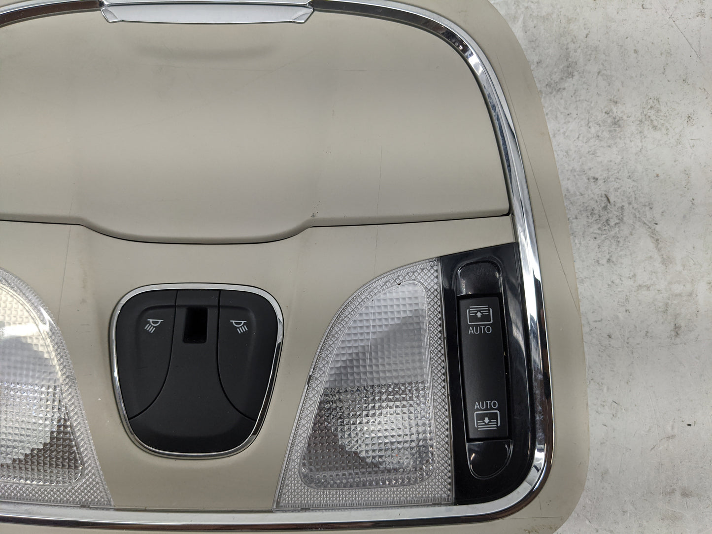 2014 Jeep Cherokee Overhead Console W/rear Climate Control Tan - Oemusedautoparts1.com