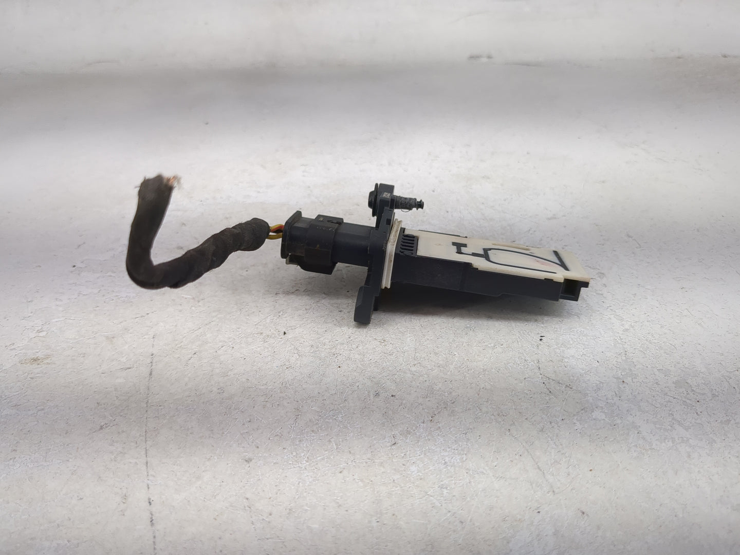 2014-2018 Jeep Cherokee Mass Air Flow Meter Maf 1486527 - Oemusedautoparts1.com