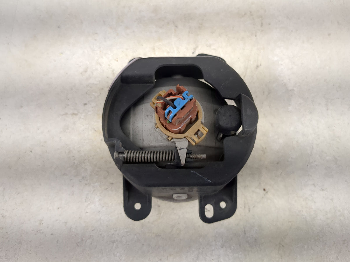 2014-2018 Jeep Cherokee Passenger Right Oem Fog Light Lamp Black 1494211 - Oemusedautoparts1.com