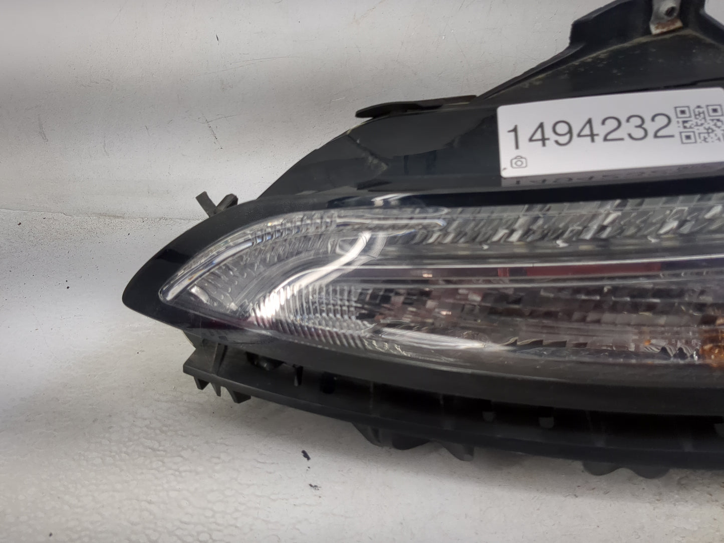 2014-2018 Jeep Cherokee Driver Left Oem Head Light Headlight Lamp Black - Oemusedautoparts1.com