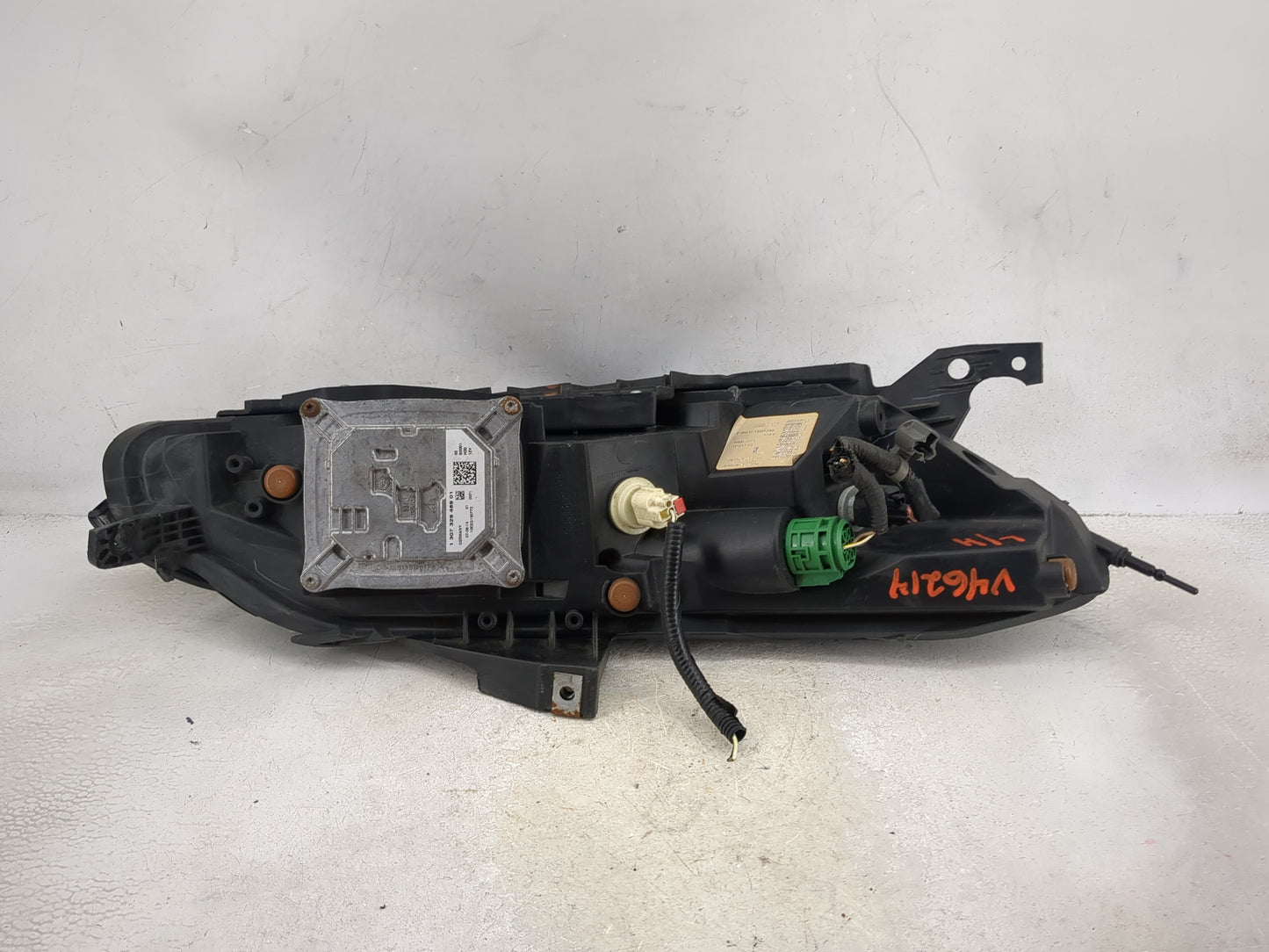 2014-2018 Jeep Cherokee Driver Left Oem Head Light Headlight Lamp Black - Oemusedautoparts1.com