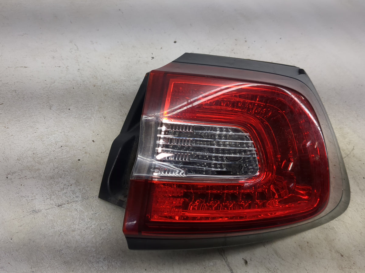 2014-2018 Jeep Cherokee Tail Light Assembly Passenger Right OEM P/N:68102906AE 49033 Fits Fits 2014 2015 2016 2017 2018 OEM 