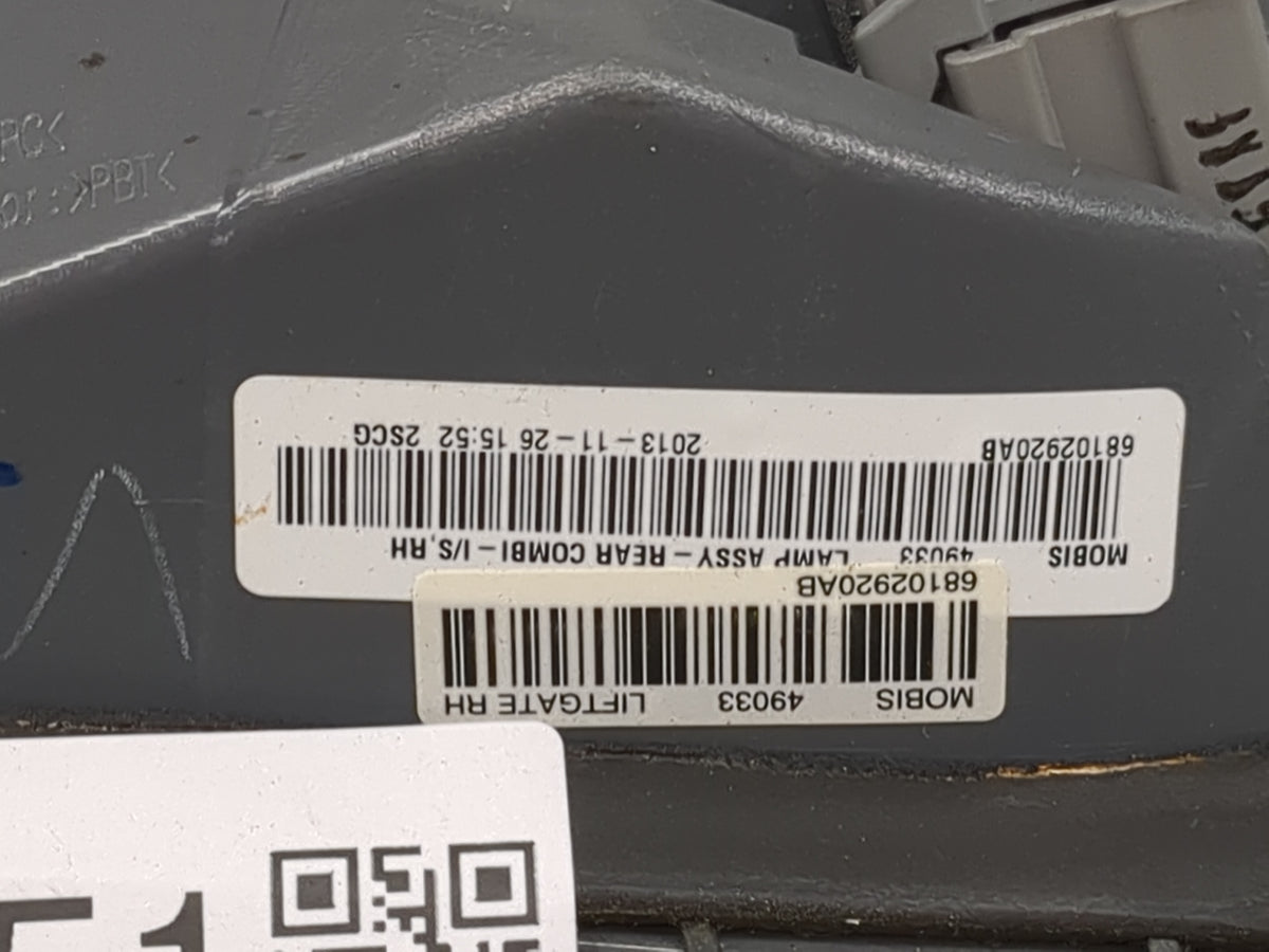 2014-2018 Jeep Cherokee Passenger Right Side Deck Lid Mounted Tail Light 1513451 - Oemusedautoparts1.com