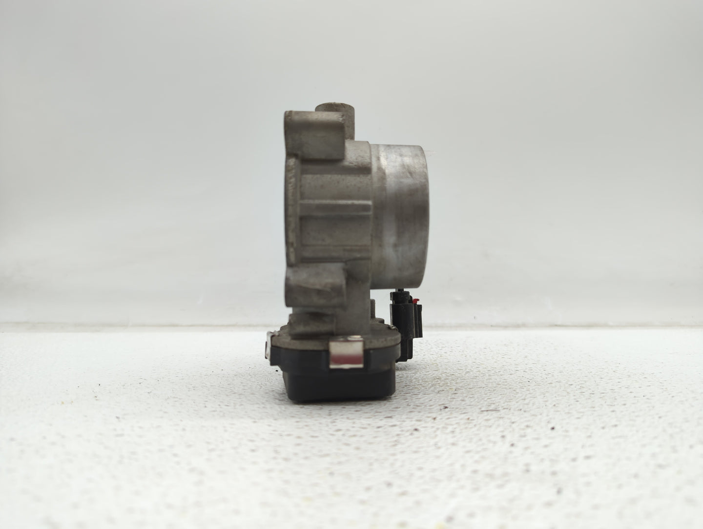 2014-2017 Jeep Cherokee Throttle Body P/N:04891970AB Fits Fits 2014 2015 2016 2017 2018 OEM Used Auto Parts - Oemusedautopar