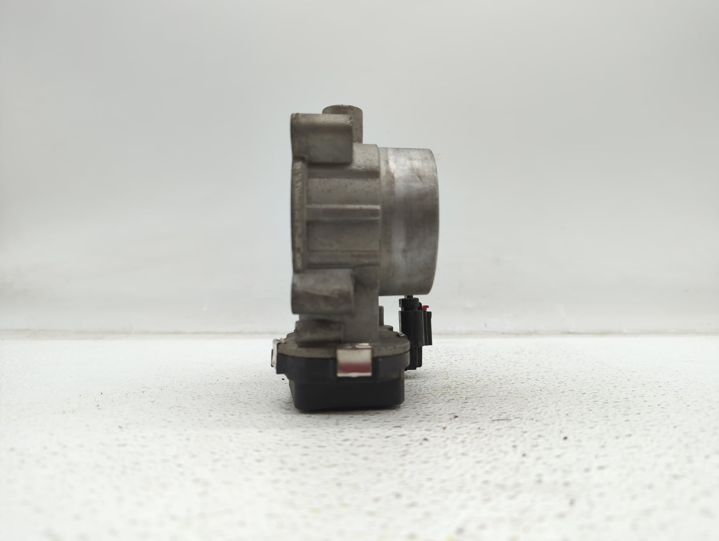 2014-2017 Jeep Cherokee Throttle Body P/N:04891970AB Fits Fits 2014 2015 2016 2017 2018 OEM Used Auto Parts - Oemusedautopar