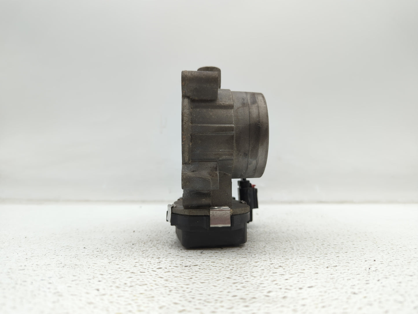 2014-2017 Jeep Cherokee Throttle Body P/N:04891970AB Fits Fits 2014 2015 2016 2017 2018 OEM Used Auto Parts - Oemusedautopar