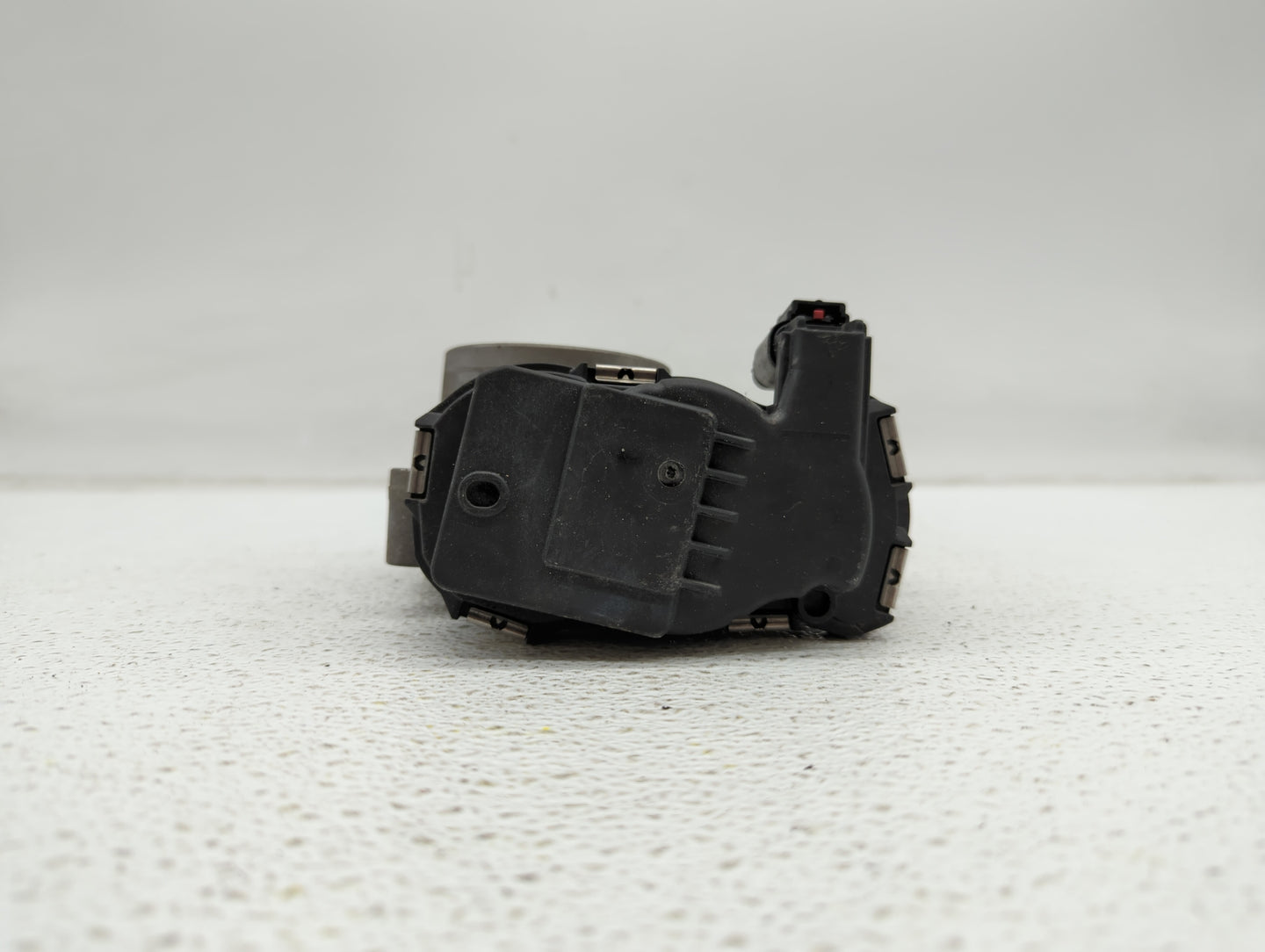 2014-2017 Jeep Cherokee Throttle Body P/N:04891970AB Fits Fits 2014 2015 2016 2017 2018 OEM Used Auto Parts - Oemusedautopar