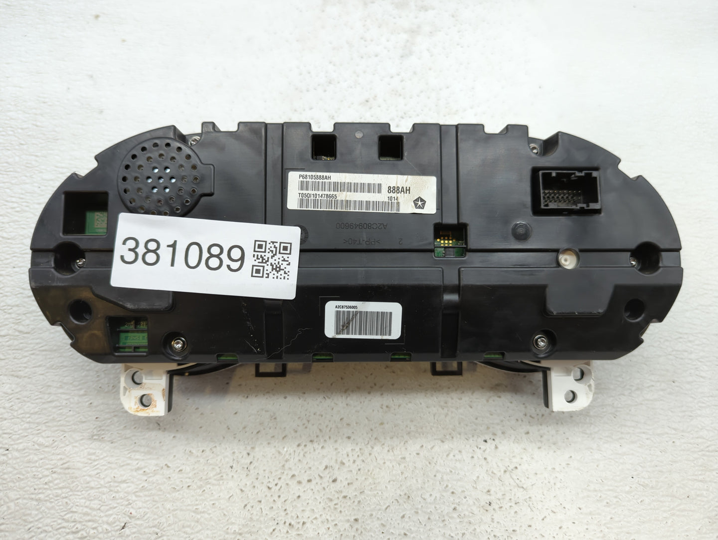 2014 Jeep Cherokee Instrument Cluster Speedometer Gauges P/N:P68105888AH P68105889AH, P68105888AG Fits OEM Used Auto Parts -