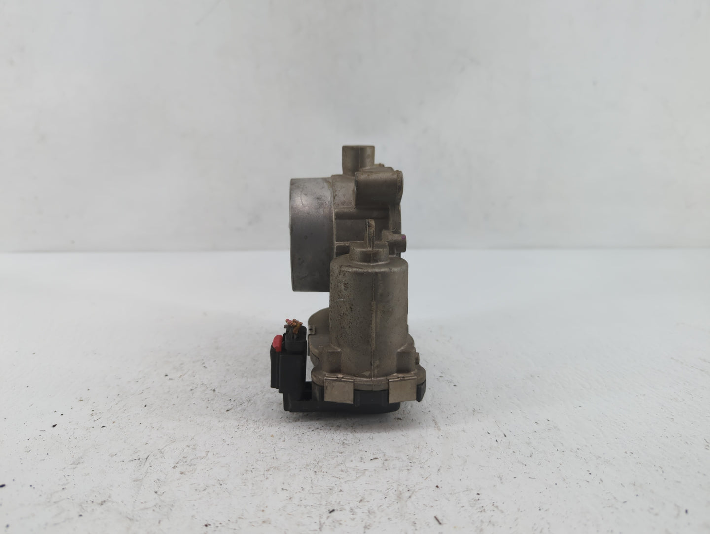 2014-2017 Jeep Cherokee Throttle Body P/N:04891970AB Fits Fits 2014 2015 2016 2017 2018 OEM Used Auto Parts - Oemusedautopar